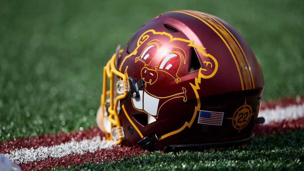 Drzewiecki's field goal as time expires lifts Minnesota past No. 15 Iowa, 13-10 — WCCO Sports — Gopher, Los Altos Sports news
