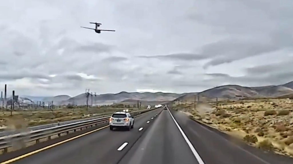 Newly-released video shows seaplane emergency landing on Reno highway — Los Altos Community news