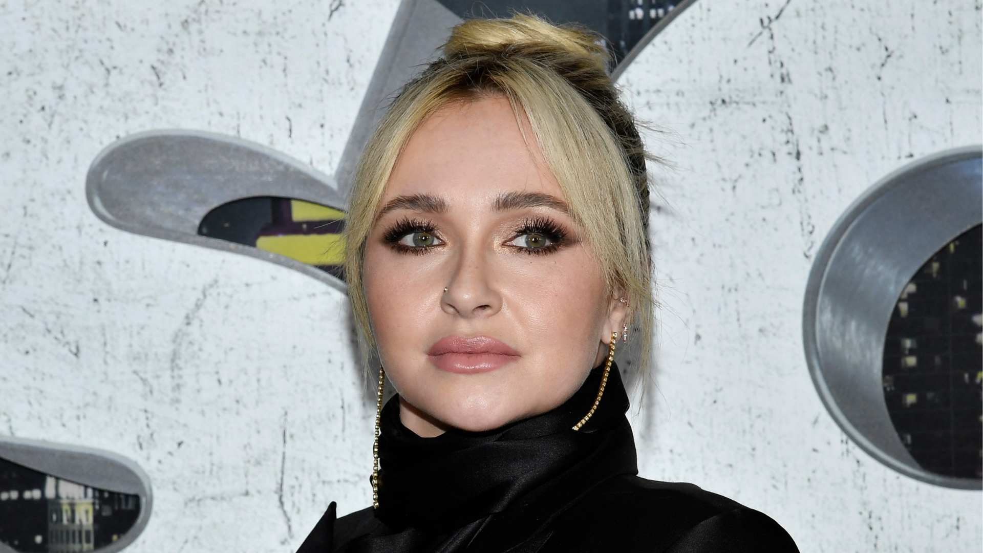 911 call reveals frantic response at address where Hayden Panettiere was found unresponsive
       — ABC 7 Bay Area, Los Altos Community news