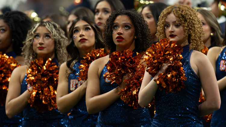 Here's what we know about the service member who fell at the UTSA football game — KVUE (Austin), Los Altos Sports news