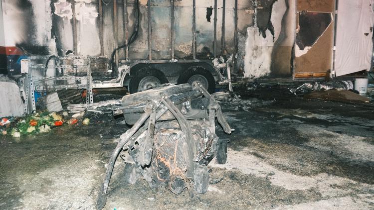 'I'm going back' | East Sixth Street food truck owner recovering after generator explosion burns trailer — KVUE (Austin), Los Altos Dining news