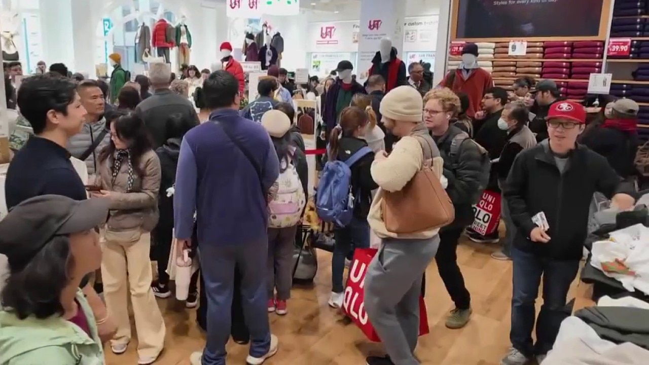 Crowds line up for grand opening of new Uniqlo store in SF — KTVU FOX 2 Bay Area, Los Altos Business news