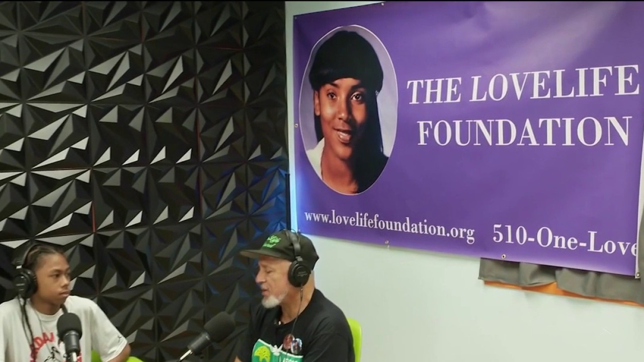 Oakland's McClymonds High podcast studio renamed in honor of Lo'Eshe Lacy as city continues 'Love Life Week' — KTVU FOX 2 Bay Area, Los Altos Technology news